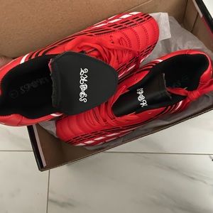 That is pretty shoes I have black and red